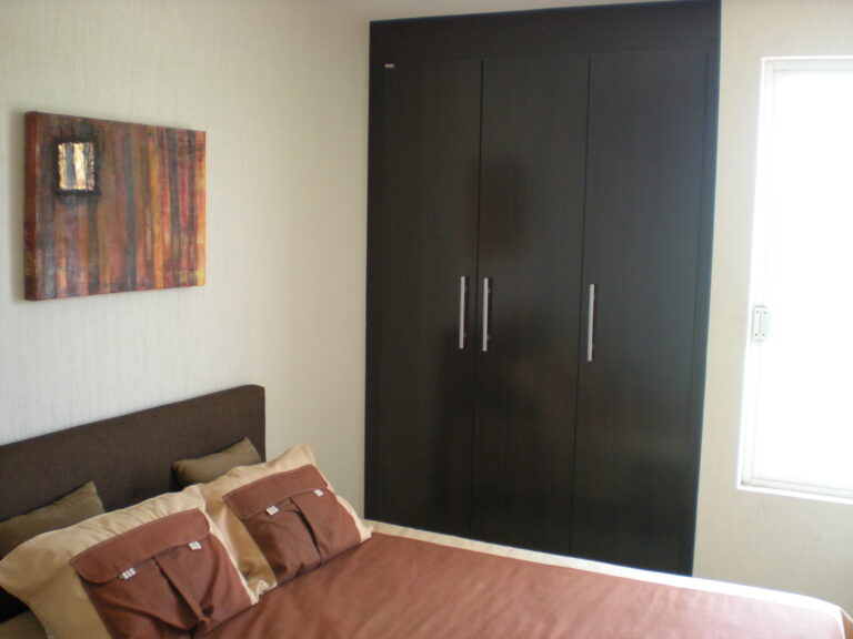 Closet-Huertos-3PtsChocolate