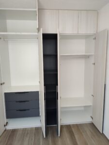 Clóset Villas del Real abierto