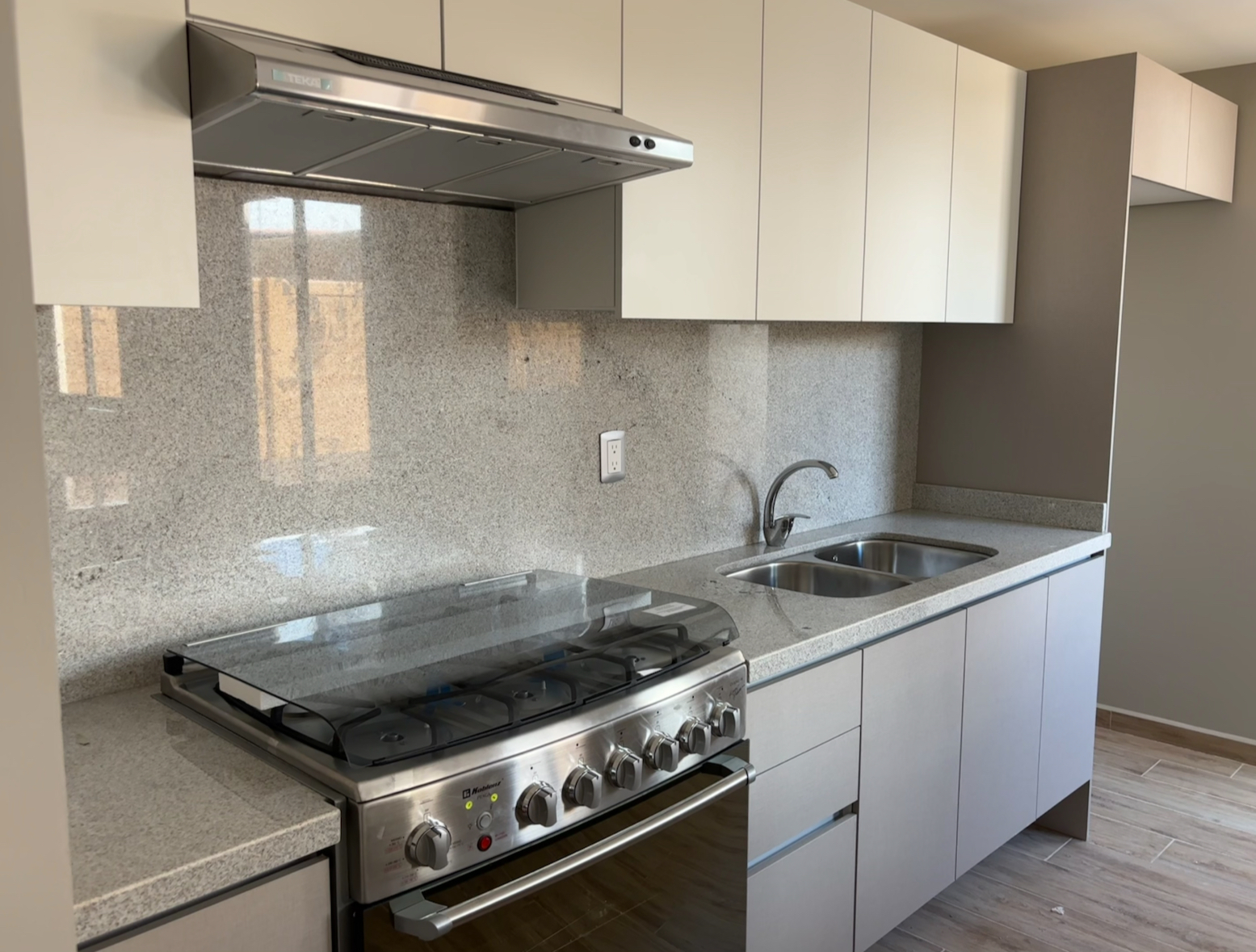Departamento Sevilla con lambrín